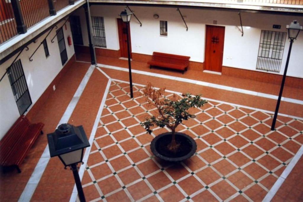 Apartamento Plaza De San Bernardo 4 Севиля Екстериор снимка